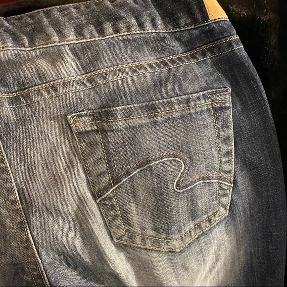 Maurices Ashlyn Bootcut Faded Distressed Jeans - Picture 3 of 5